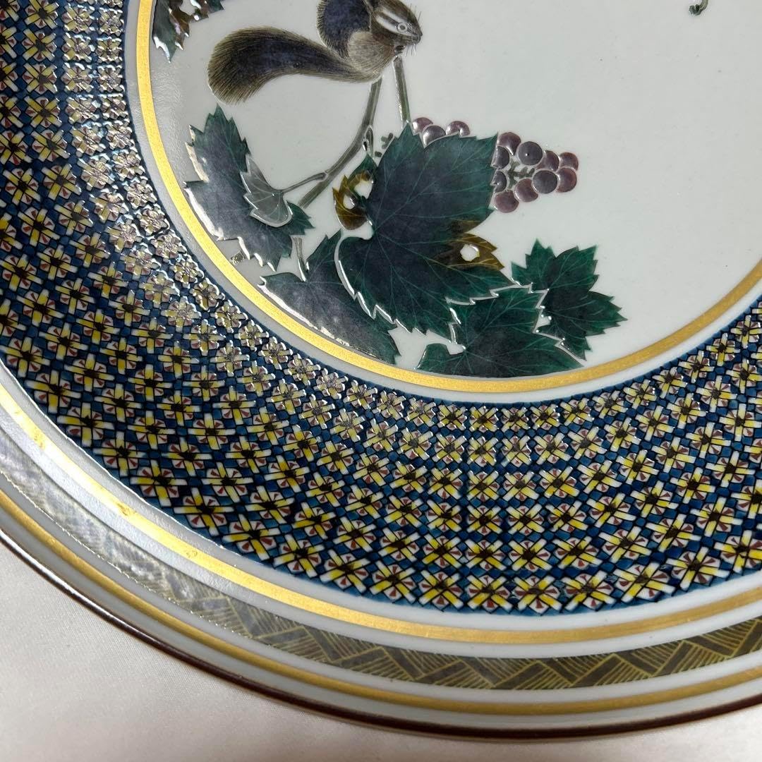 リスとブドウの陶磁器皿 武腰泰山 泰山窯 鉢（舟形・ぶどうにリス）